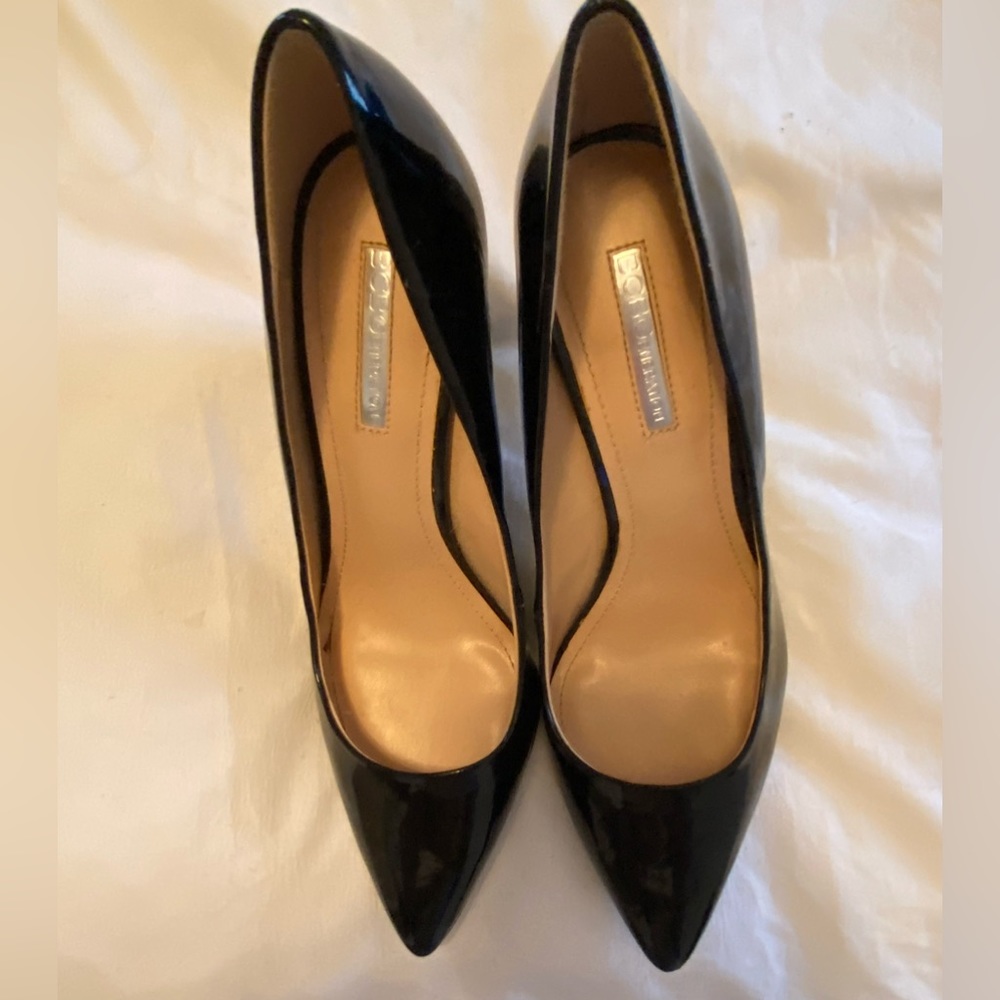 BCBGeneration. Black closed toe 3” heel. 6M.
